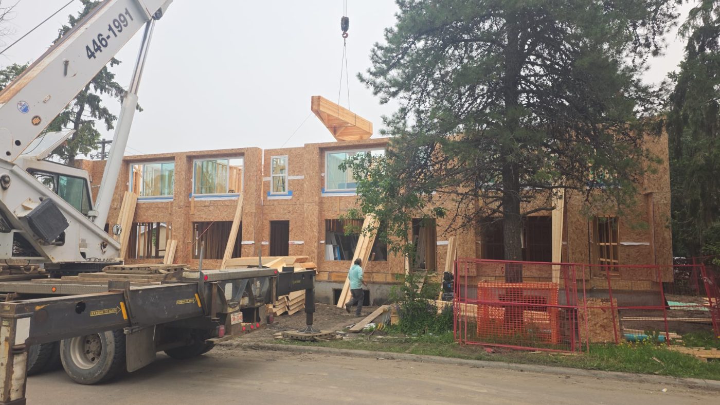 Roof & envelope &mdash; 8-Plex Allendale