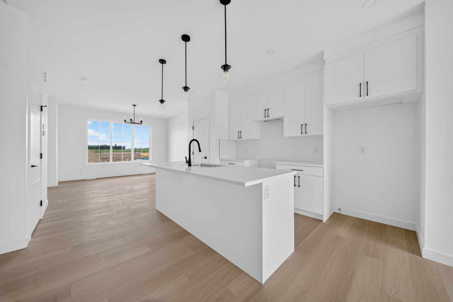 Island kitchen open to the dining area