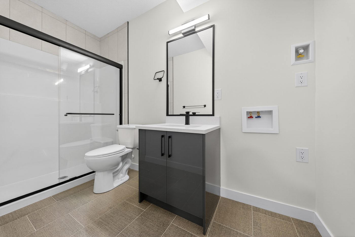 Secondary suite bathroom
