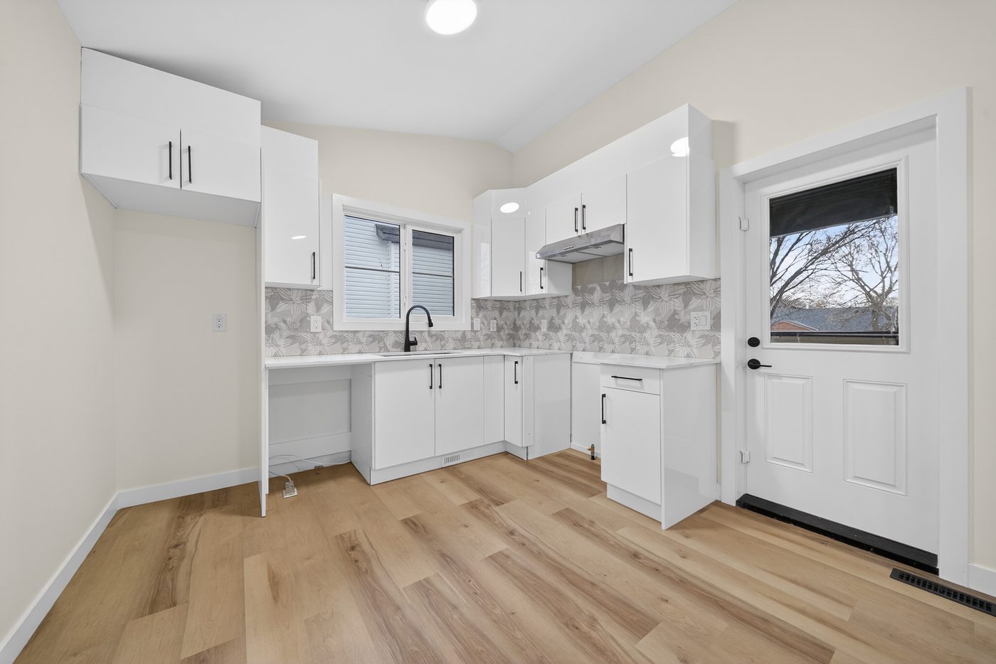 Garden suite kitchen
